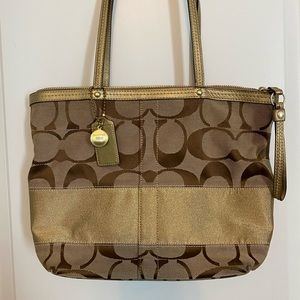 Coach Signature C logo tote